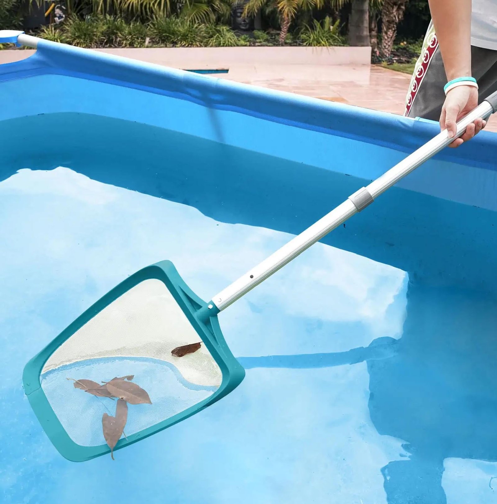 Recogehojas de red plana con mango para piscina