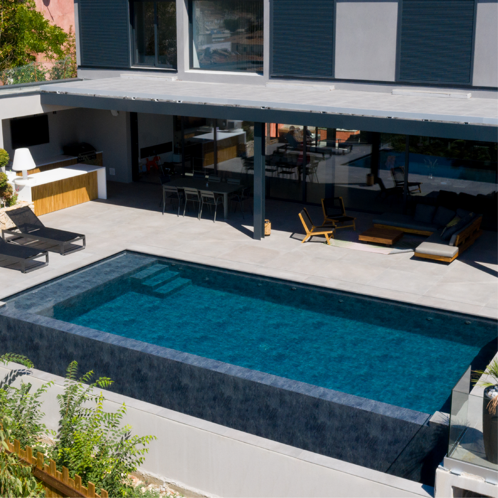 Piscina revestida con RENOLIT ALKORPLAN TOUCH Elegance